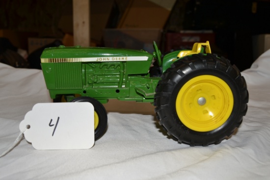 JD diecast tractor