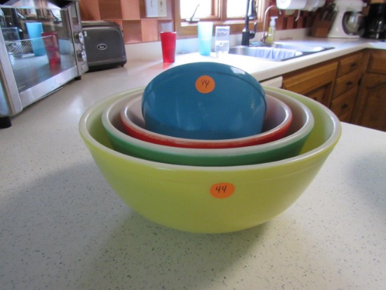 Pyrex Full Set of Mixing Bowls