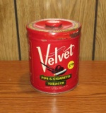 Velvet tobacco tin