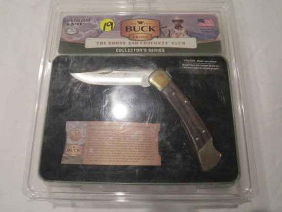 Buck 110 Folding Hunter Knife Boone & Crocket Commemorative