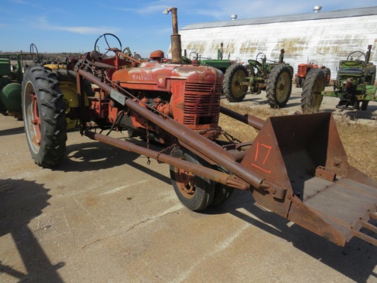 FARMALL H TRACTOR WITH STANHOIST LOADER