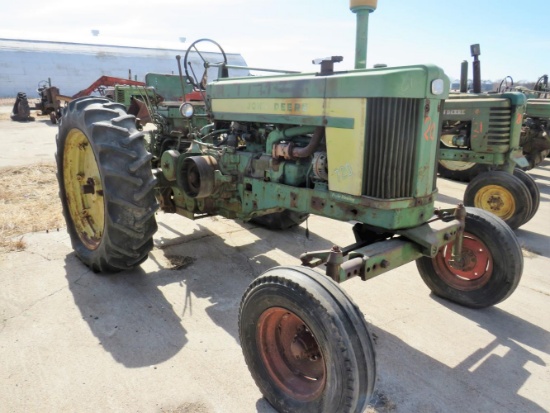 JD 720 TRACTOR