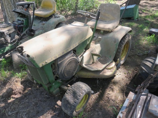 JD 110 Riding Lawn Mower with Deck