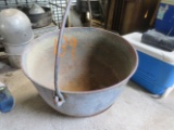 cast iron kettle 27x27x17