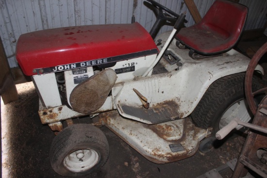 John Deere 112 Patio Garden Tractor, Non Running, SN138272M