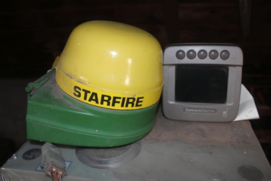 John Deere AH223567 Display Module w/ Starfire (Green Star) Globe.