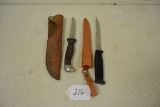 2 hunting knives W/ sheaths