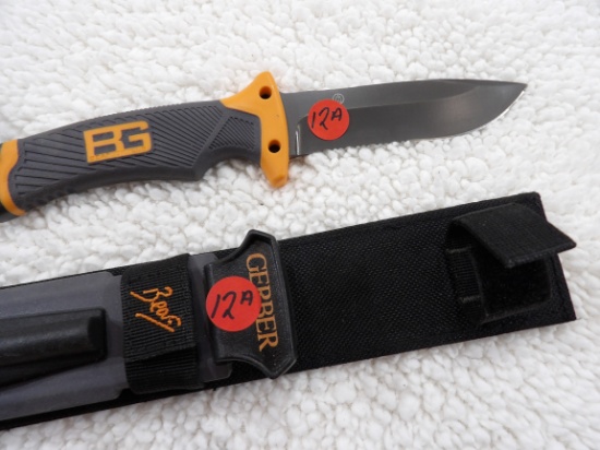 Gerber Bear 4 1/2" Fixed Blade Knife w/Sheath & Stone
