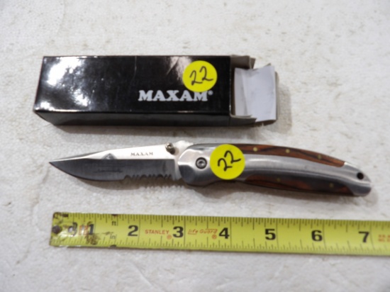 Maxam Nebraska 3" Blade Folding Knife in box
