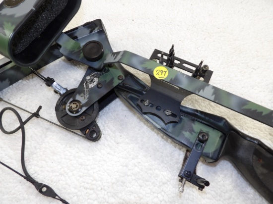 Oneida Strike Eagle Compound Bow w/Quiver, Stabilzer, & Site