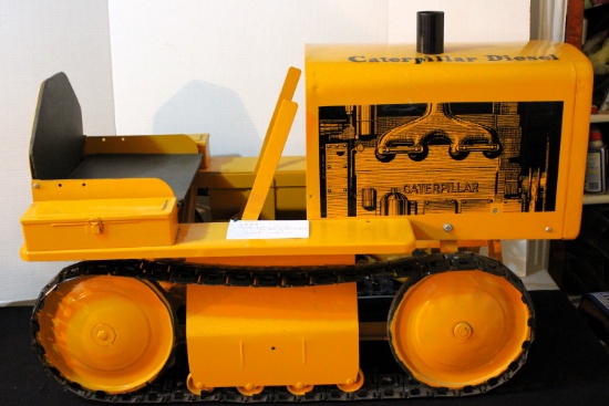 Pedal tractor 1949 Caterpillar Crawler