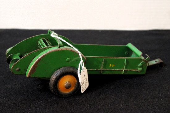 Diecast JD manure spreader