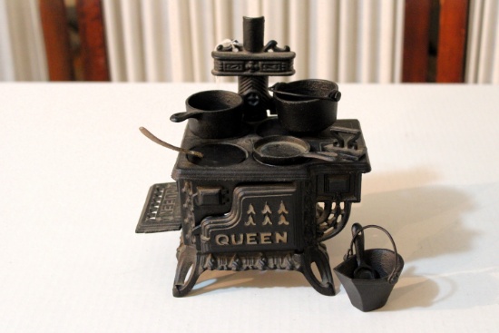 Castiron mini wood cookstove & assessories