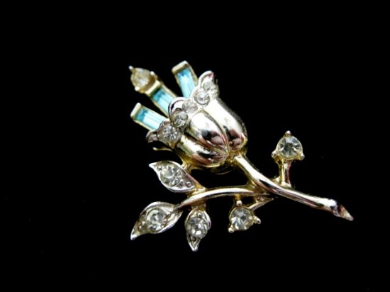 Signed Holycraft Rhinestone Brooch 1 1/2