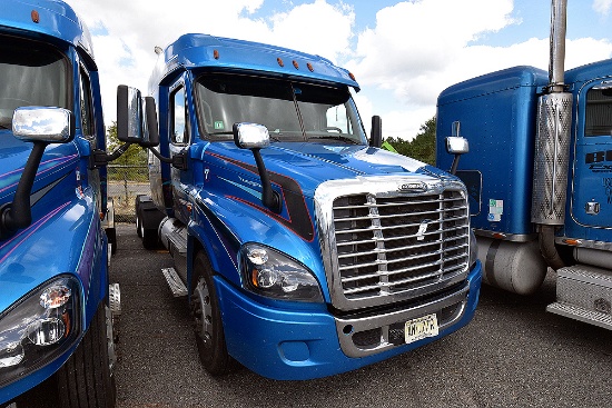 2016 Freightliner Cascadia Sleeper Truck Tractor