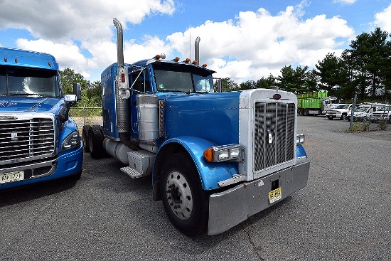 2002 Peterbilt 379 Sleeper Truck Tractor