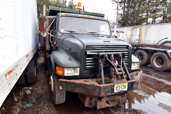 1990 International 4900 4x2