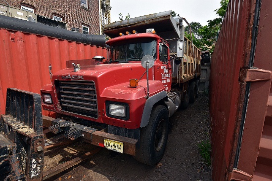 2002 Mack RD688S Dump Truck