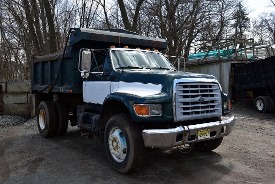 1998 Ford F-800 Single Axle Dump Truck