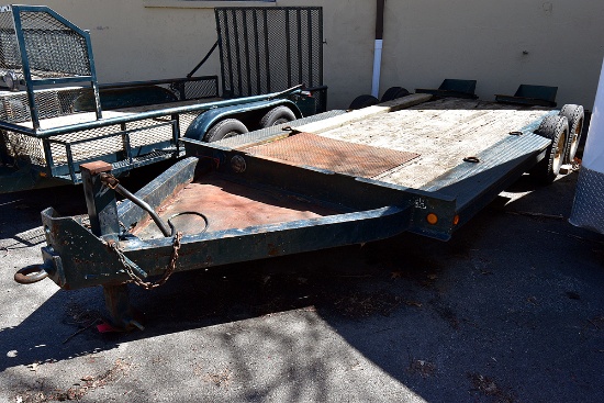 1990 Tandem Axle Dove Tail Equipment Trailer