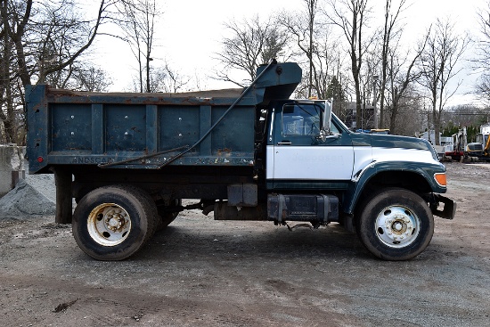 1998 Ford F-800 Single Axle Dump Truck