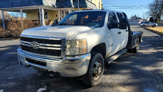 2011 Chevy 3500 HD Diesel 4WD, 5th Wheel Flatbed Body