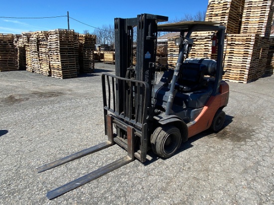 Toyota  Model 8FGU25 LPG Forklift Truck