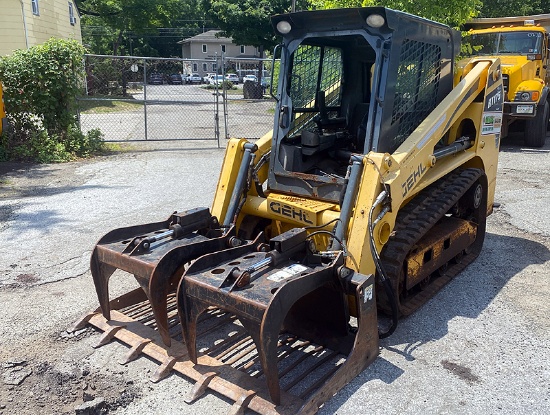 Gehl Track Loader Skidsteer Model RT175