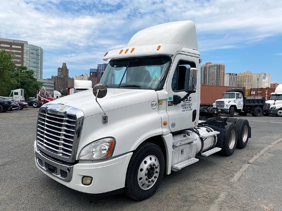 2013 Freightliner Cascadia 6x4, Tandem Axle, Day Cab