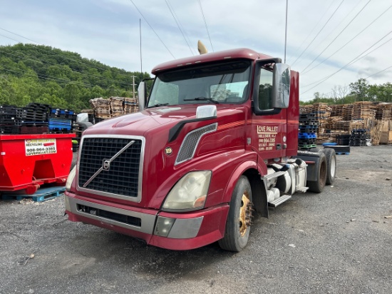 2012 Volvo VNL Tandem Axle, Day Cab, Truck Tractor