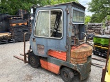 Toyota Model: 42-51-615 Gas Powered Forklift (non-operational)