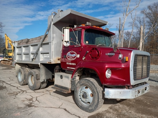 1993 Ford LTS9000 Tandem Axle Mason Dump Truck