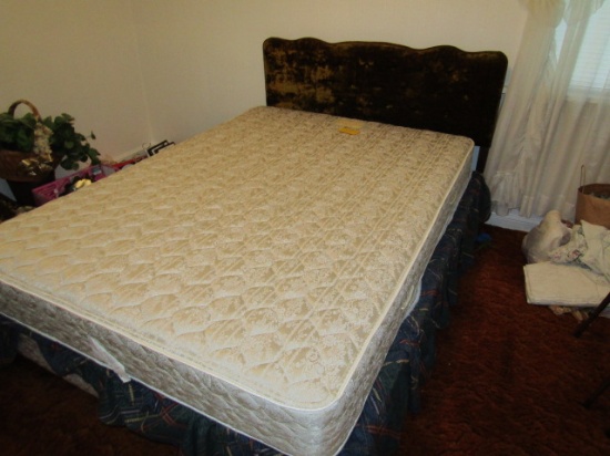 Double Mattress and Boxspring