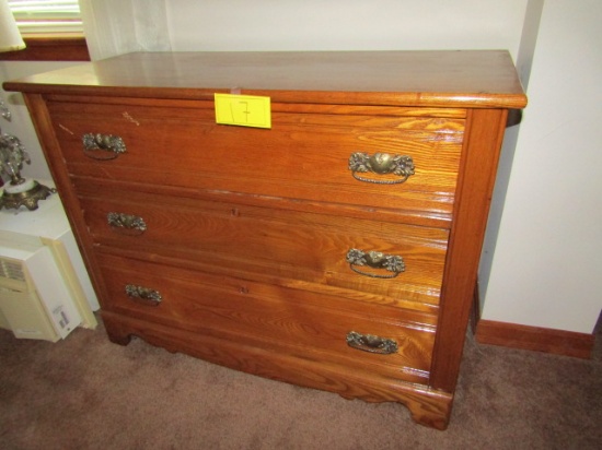 Oak Chest of Drawers