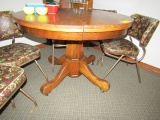 Round Oak Pedistal Table