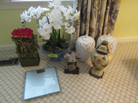 Flowers Vase & Scale