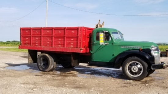 1946 Chevy Straight Truck, Wooden Box, 6 Cylinder, 11 ft. Box, Stuck