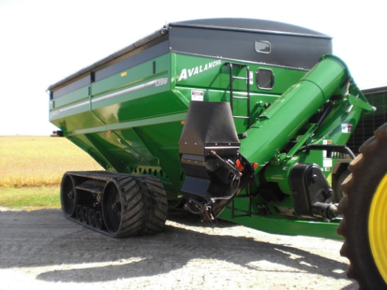 2015 Brent Avalanche 1396 grain cart