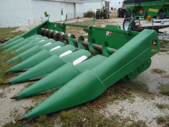 2000 8-30 JD 893 poly corn head