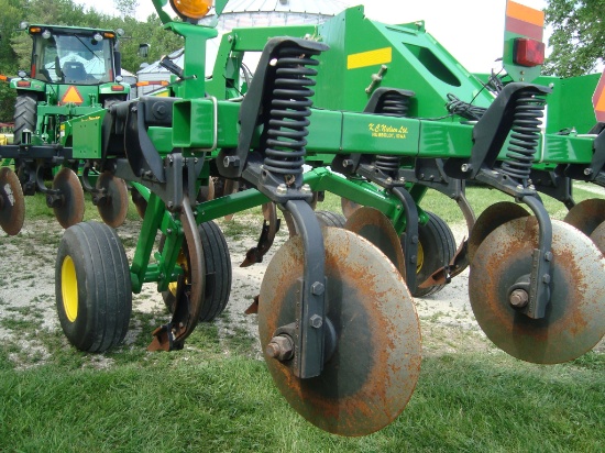 5 shank JD 2700 disc ripper