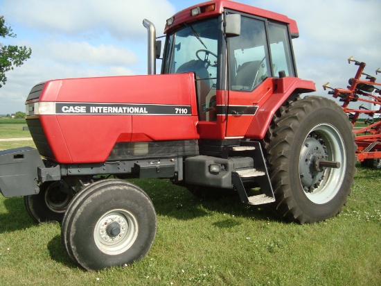 1991 CIH 7110 2 WD tractor