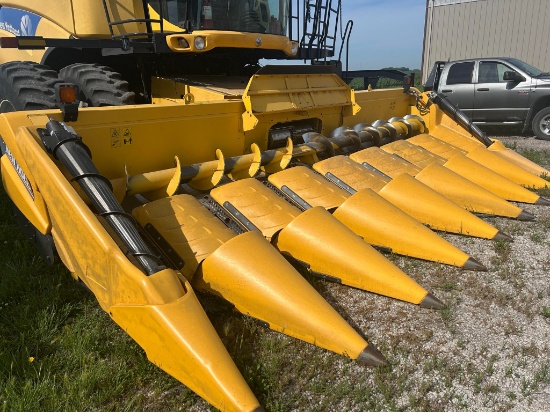 2017 New Holland 980CR 8-Row Corn Head