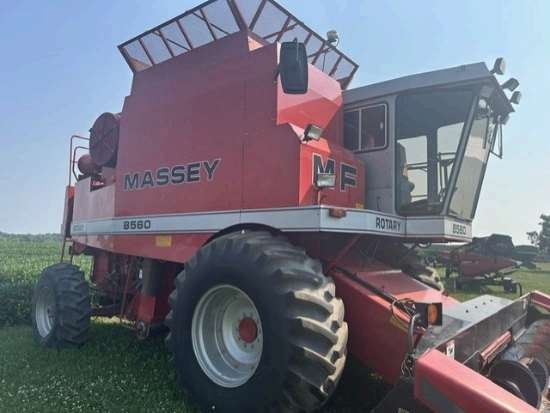 1987 Massey Ferguson 8560 Combine
