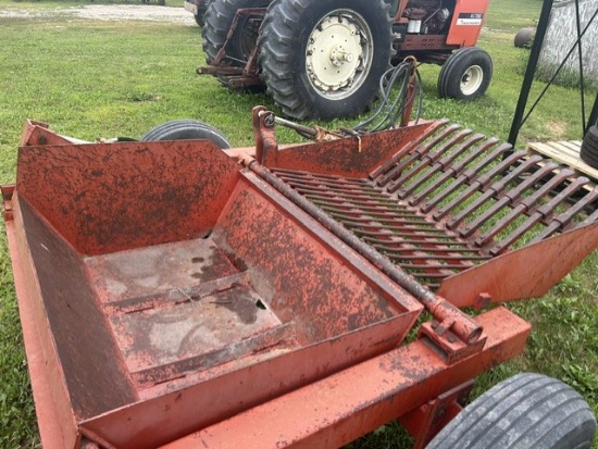 Melroe No. 1031 Pull-Type Rock Picker