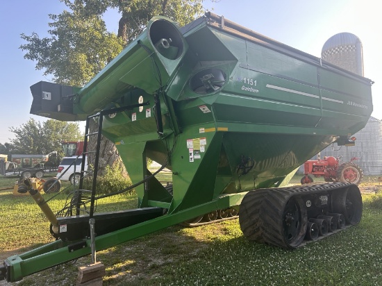 J&M 1151 GrainStorm Tracked Grain Cart