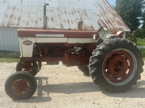 Farmall 560 Wide-Front Gas Tractor
