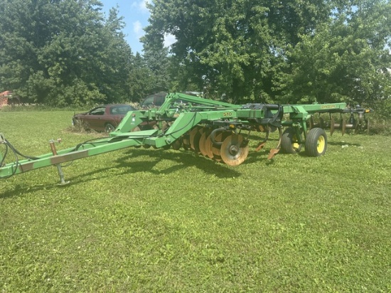John Deere 7000 12-Row 30-Inch Planter