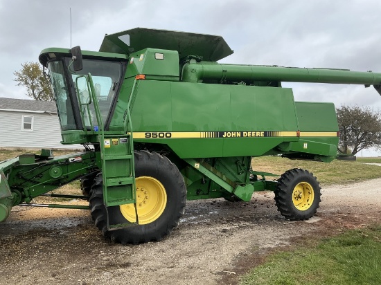 John Deere 9500 Combine