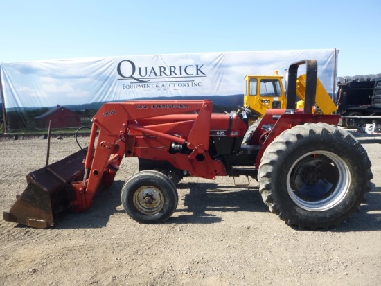 Case 685 Tractor w/Loader (QEA 5182)