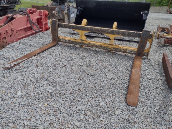 Adjustable Wheel Loader Forks to fit 544J (QEA 9177)